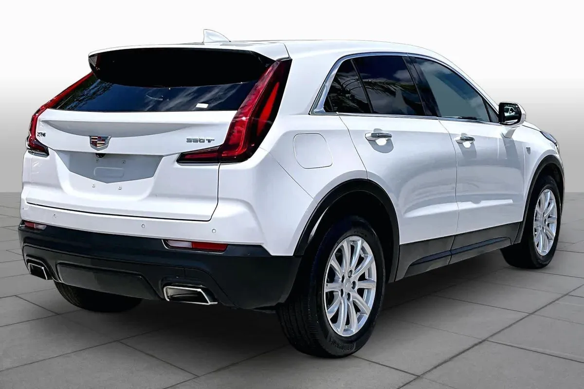 2023 Cadillac XT4 FWD Luxury thumbnail 13