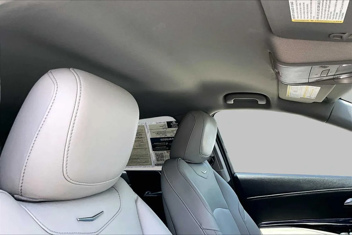 2023 Cadillac XT4 FWD Luxury thumbnail 14