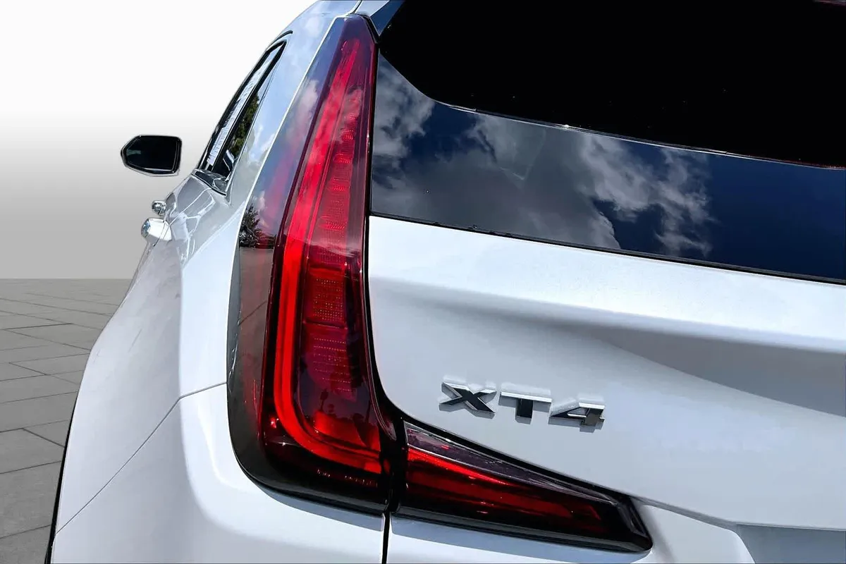 2023 Cadillac XT4 FWD Luxury thumbnail 29