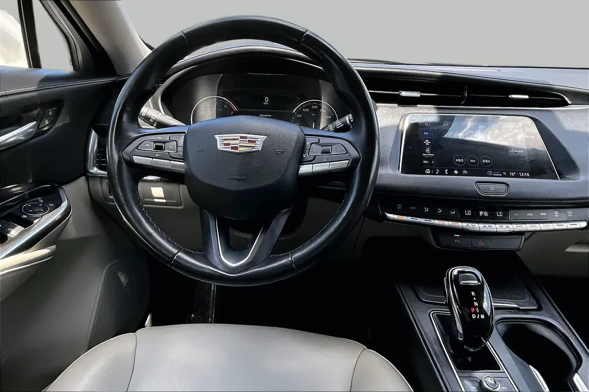 2023 Cadillac XT4 FWD Luxury thumbnail 6