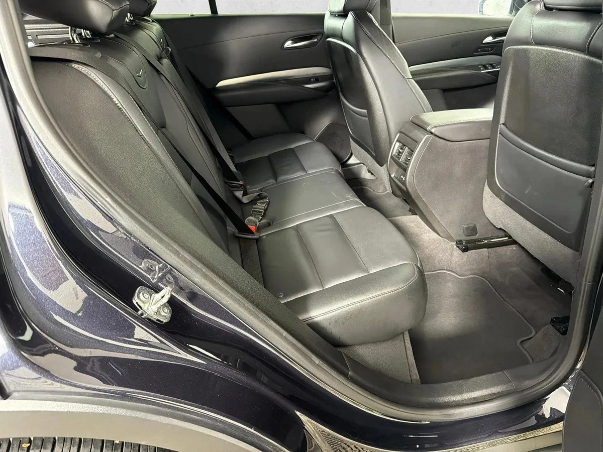 2023 Cadillac XT4 FWD Premium Luxury thumbnail 15