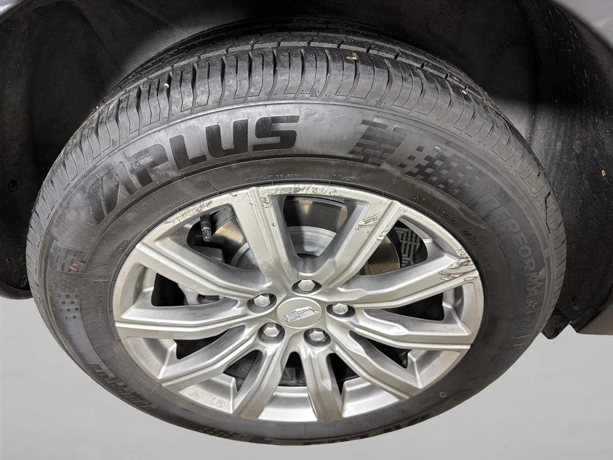 2023 Cadillac XT4 FWD Premium Luxury thumbnail 17
