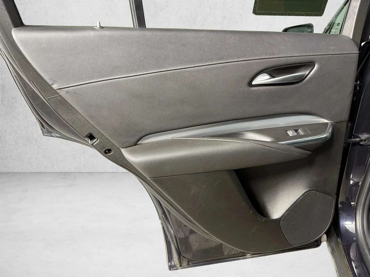 2023 Cadillac XT4 FWD Premium Luxury thumbnail 22