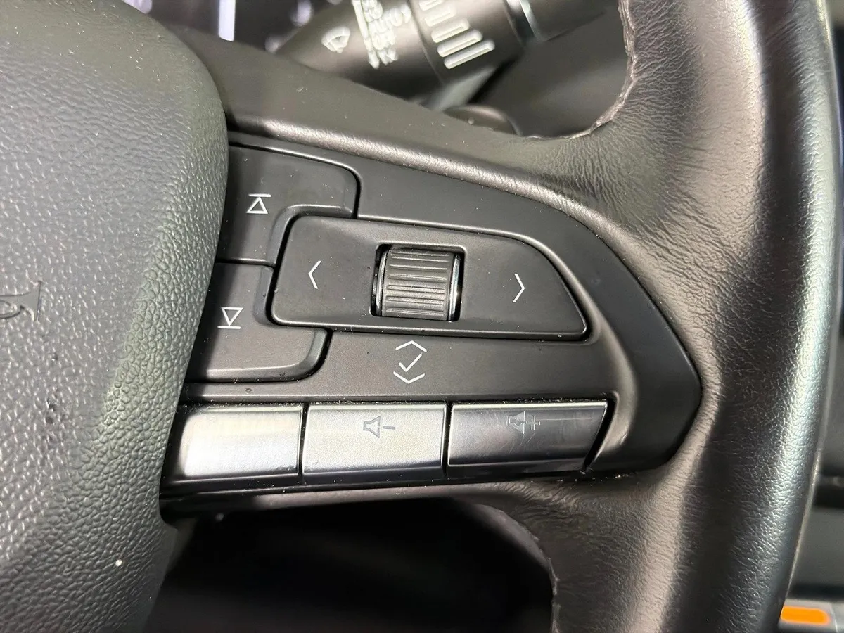2023 Cadillac XT4 FWD Premium Luxury thumbnail 26