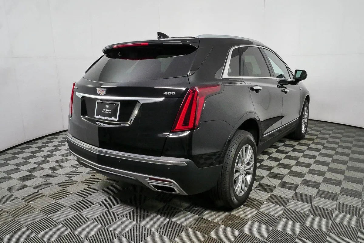 2023 Cadillac XT5 Premium Luxury thumbnail 3