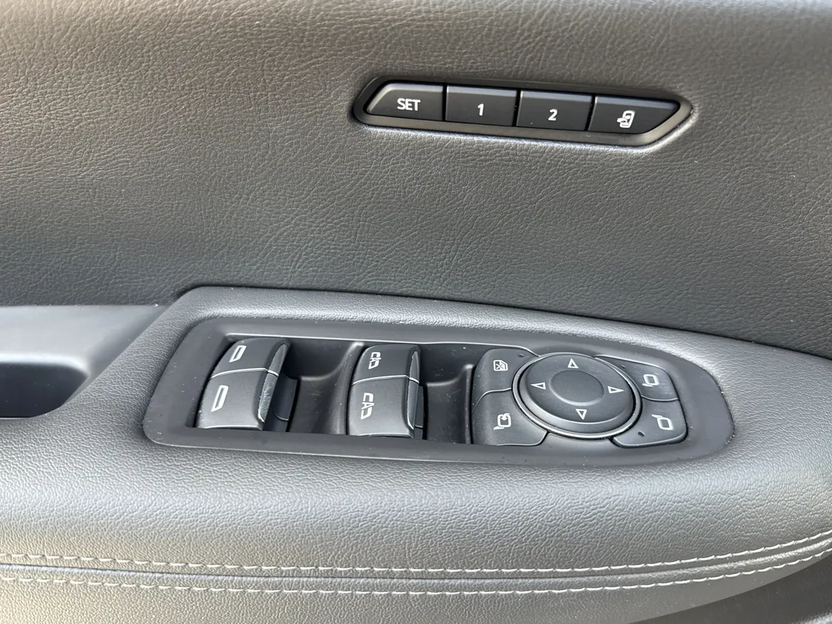 2023 CADILLAC XT6 AWD Sport thumbnail 13