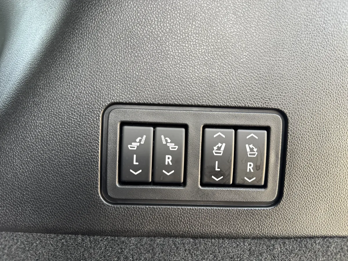 2023 CADILLAC XT6 AWD Sport thumbnail 32