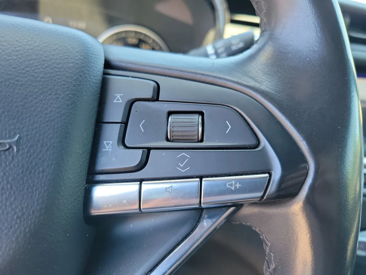 2023 Cadillac XT6 FWD Luxury thumbnail 18