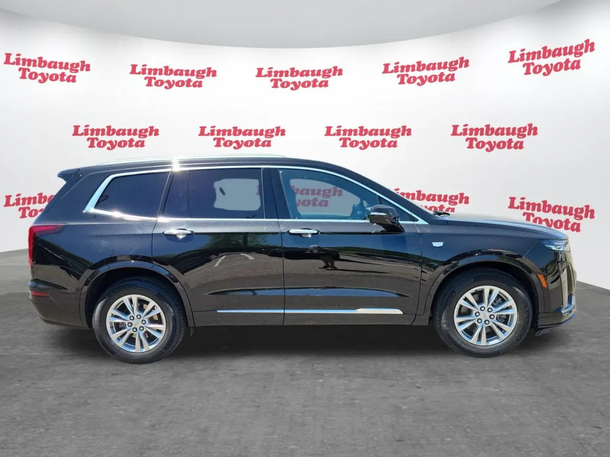 2023 Cadillac XT6 FWD Luxury thumbnail 2