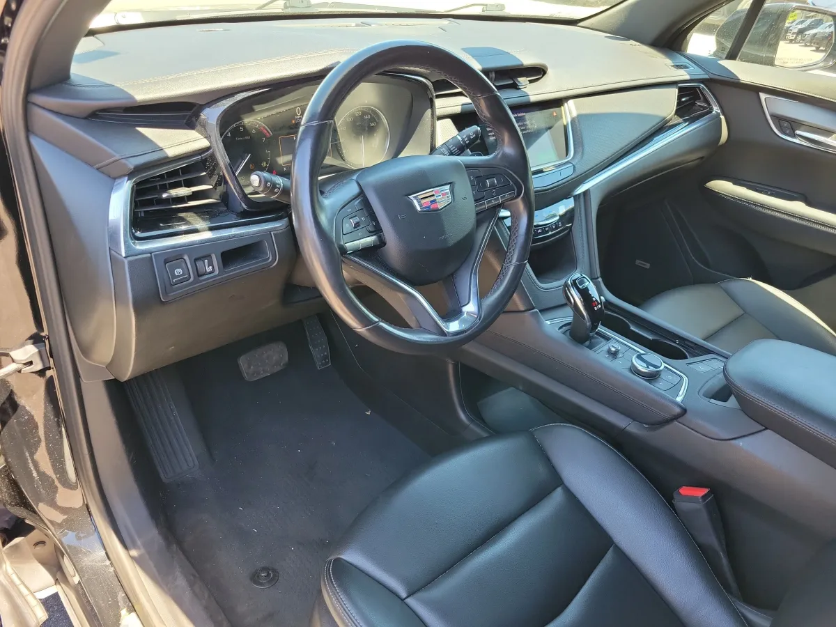 2023 Cadillac XT6 FWD Luxury thumbnail 5