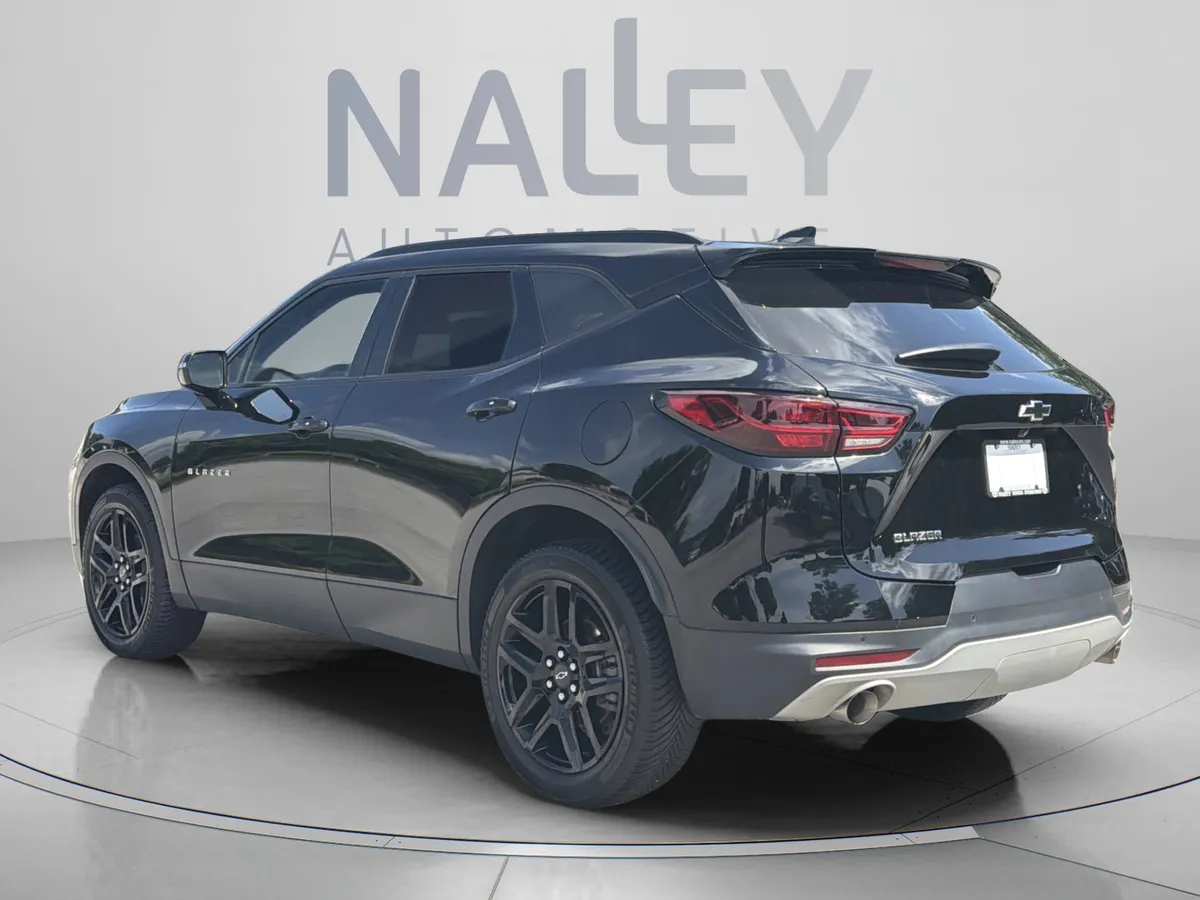 2023 Chevrolet Blazer LT thumbnail 3