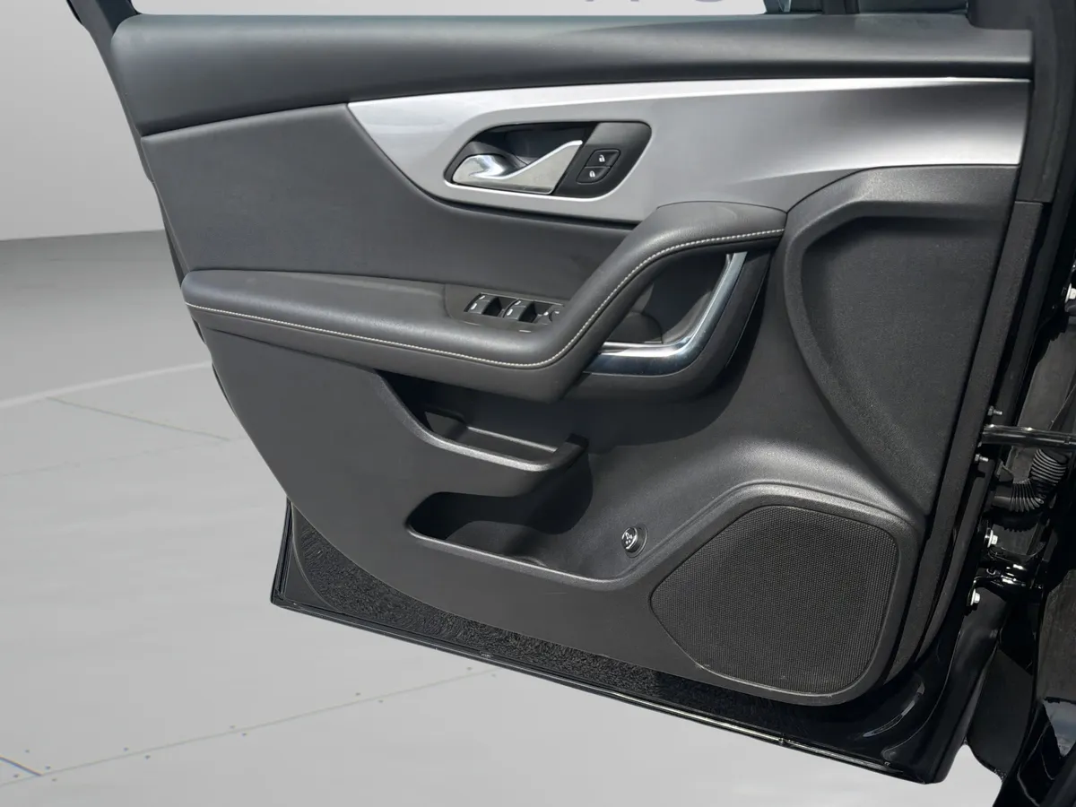 2023 Chevrolet Blazer LT thumbnail 31