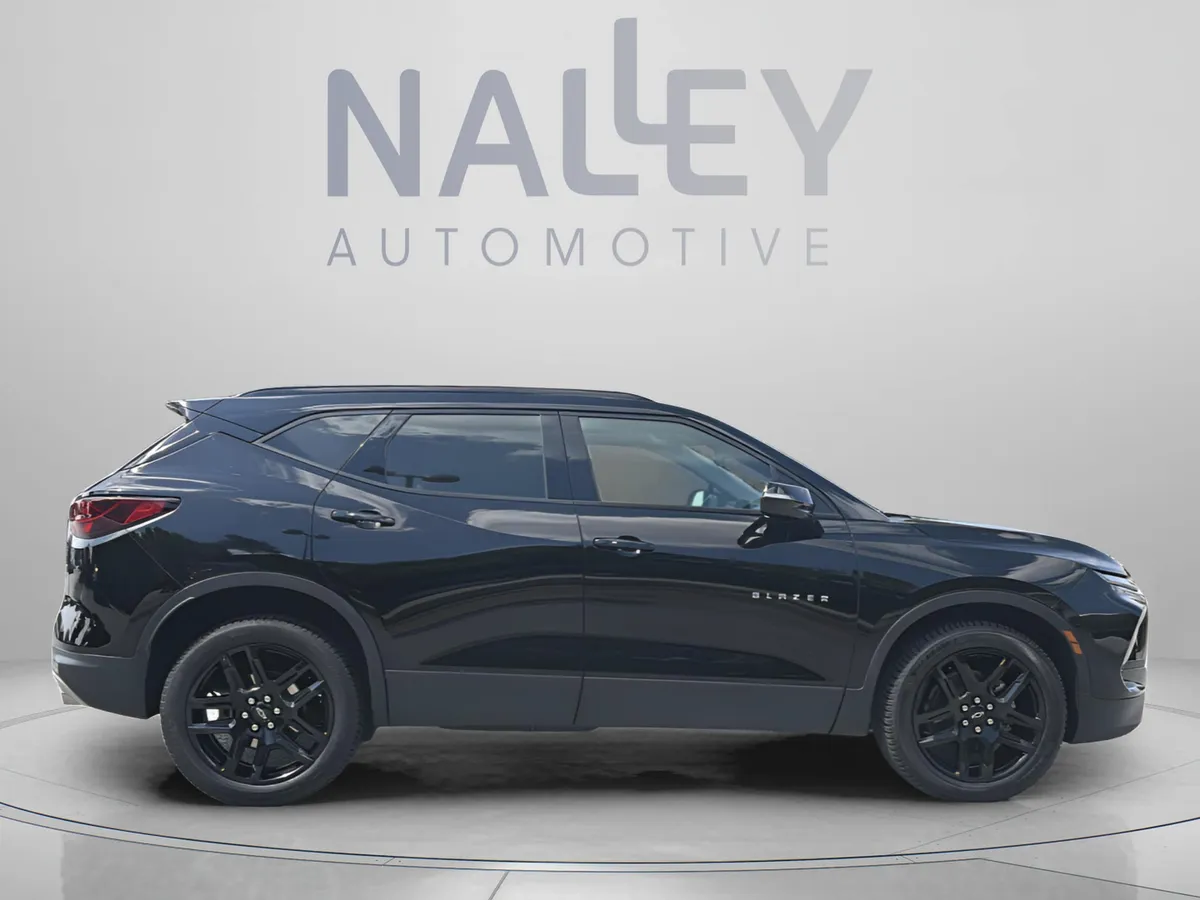 2023 Chevrolet Blazer LT thumbnail 6