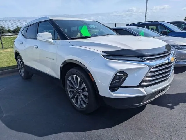 2023 Chevrolet Blazer Premier thumbnail 2