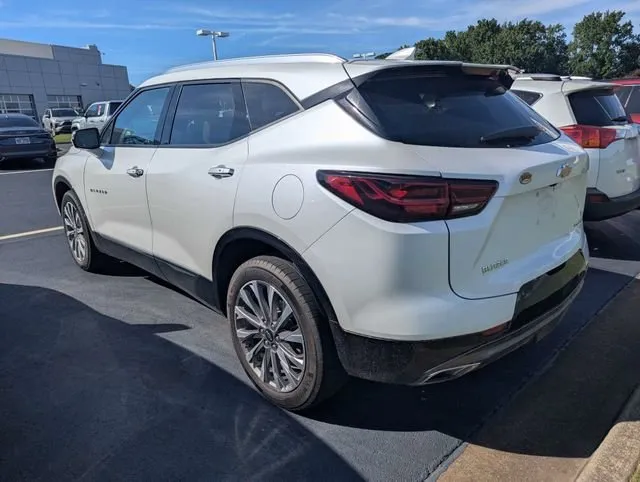2023 Chevrolet Blazer Premier thumbnail 4