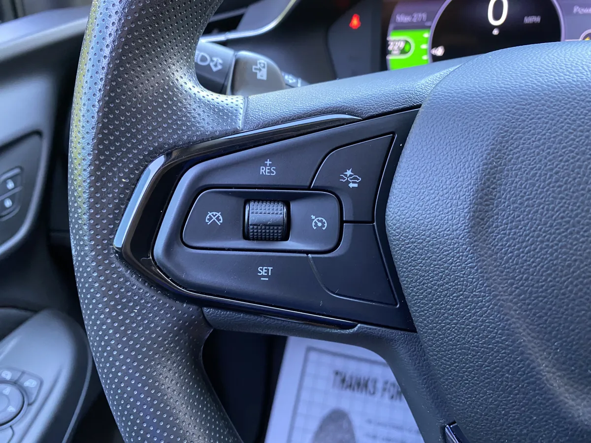 2023 Chevrolet Bolt EUV LT thumbnail 18