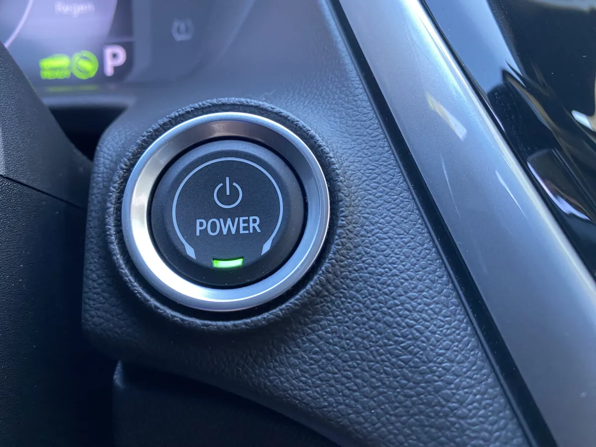 2023 Chevrolet Bolt EUV LT thumbnail 24