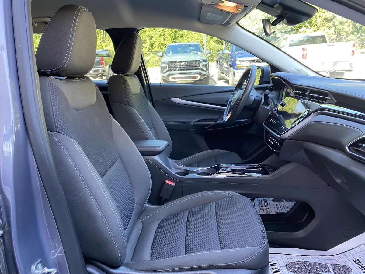 2023 Chevrolet Bolt EUV LT thumbnail 32