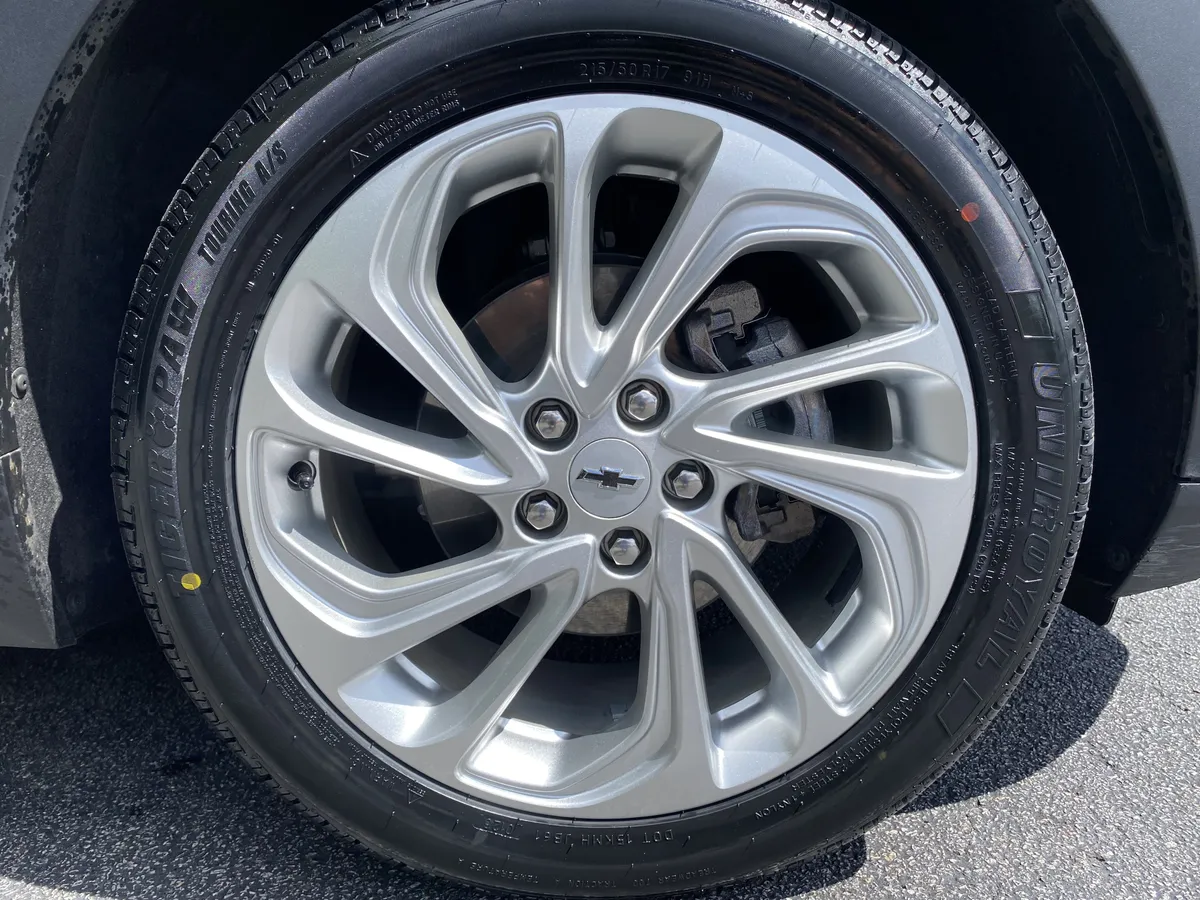 2023 Chevrolet Bolt EUV LT thumbnail 37
