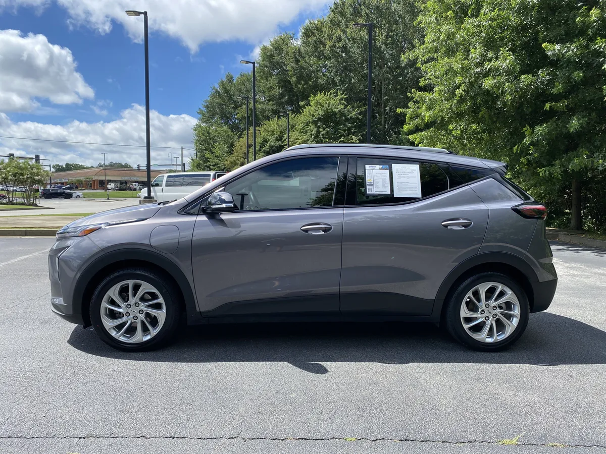 2023 Chevrolet Bolt EUV LT thumbnail 5