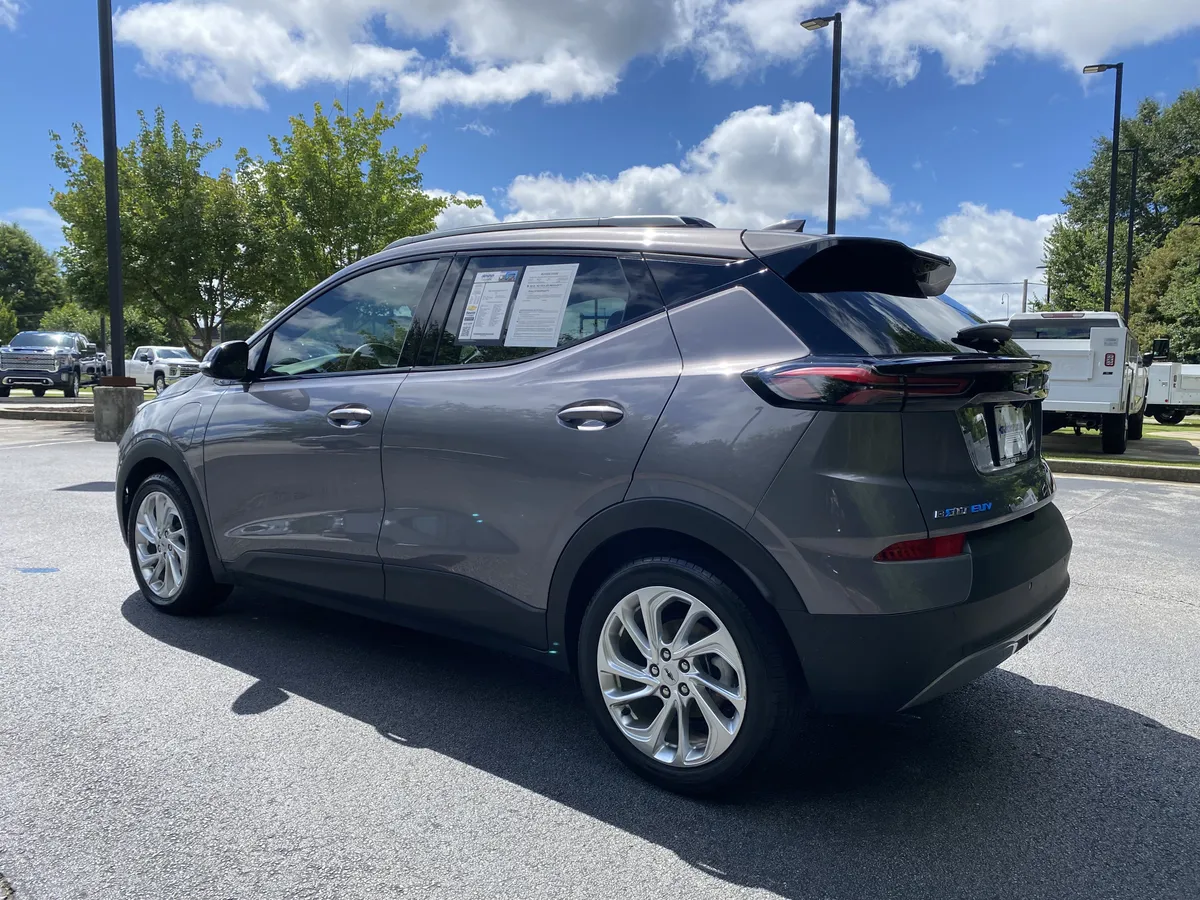 2023 Chevrolet Bolt EUV LT thumbnail 6