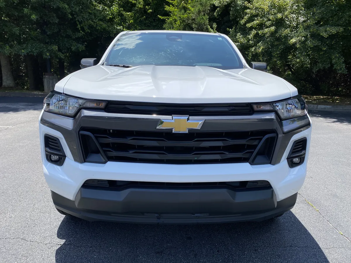 2023 Chevrolet Colorado 2WD LT thumbnail 2