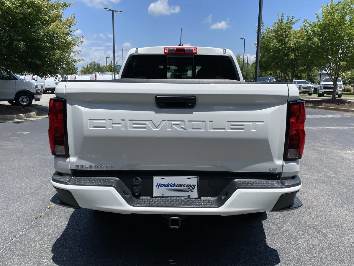 2023 Chevrolet Colorado 2WD LT thumbnail 7