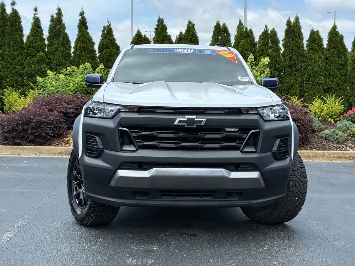2023 Chevrolet Colorado Trail Boss thumbnail 4