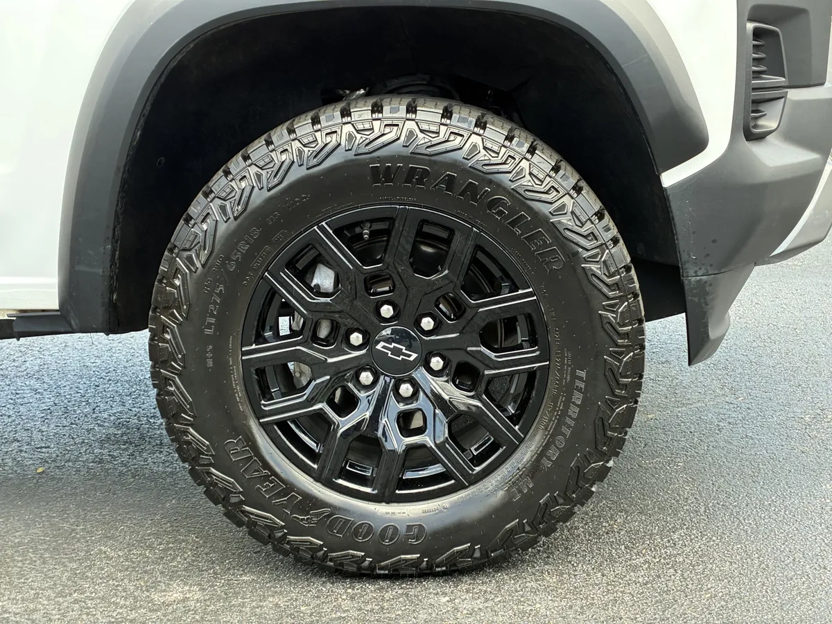 2023 Chevrolet Colorado Trail Boss thumbnail 5