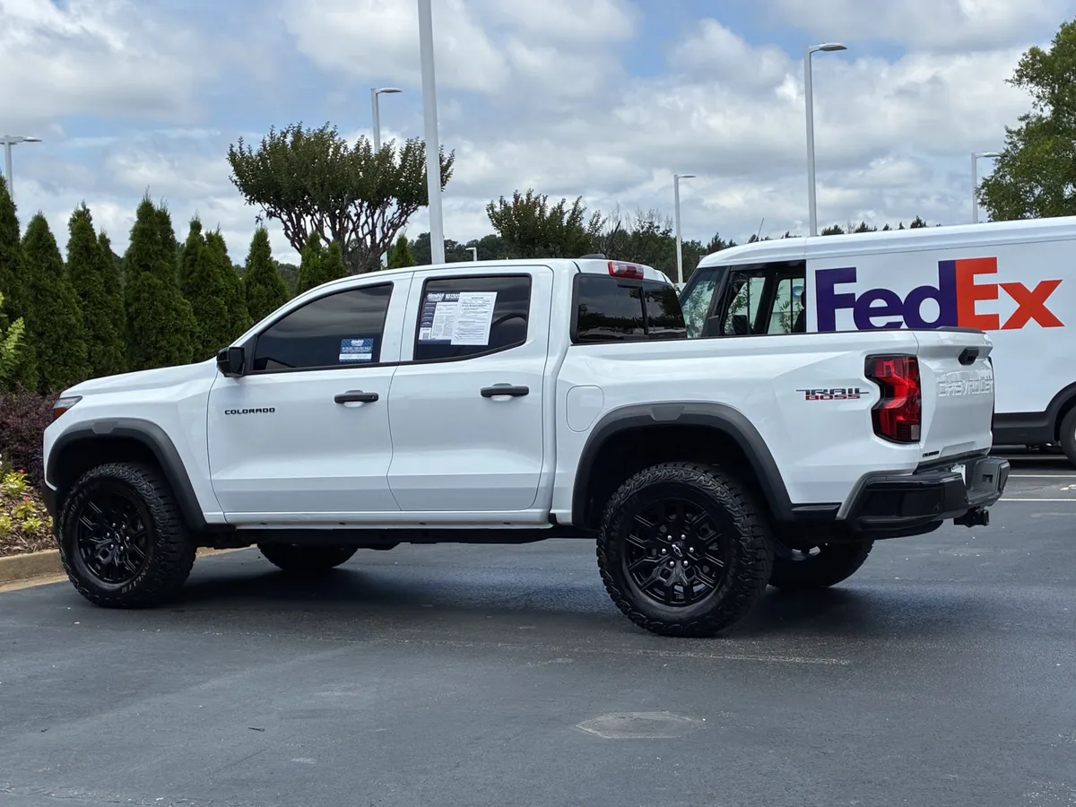 2023 Chevrolet Colorado Trail Boss thumbnail 8