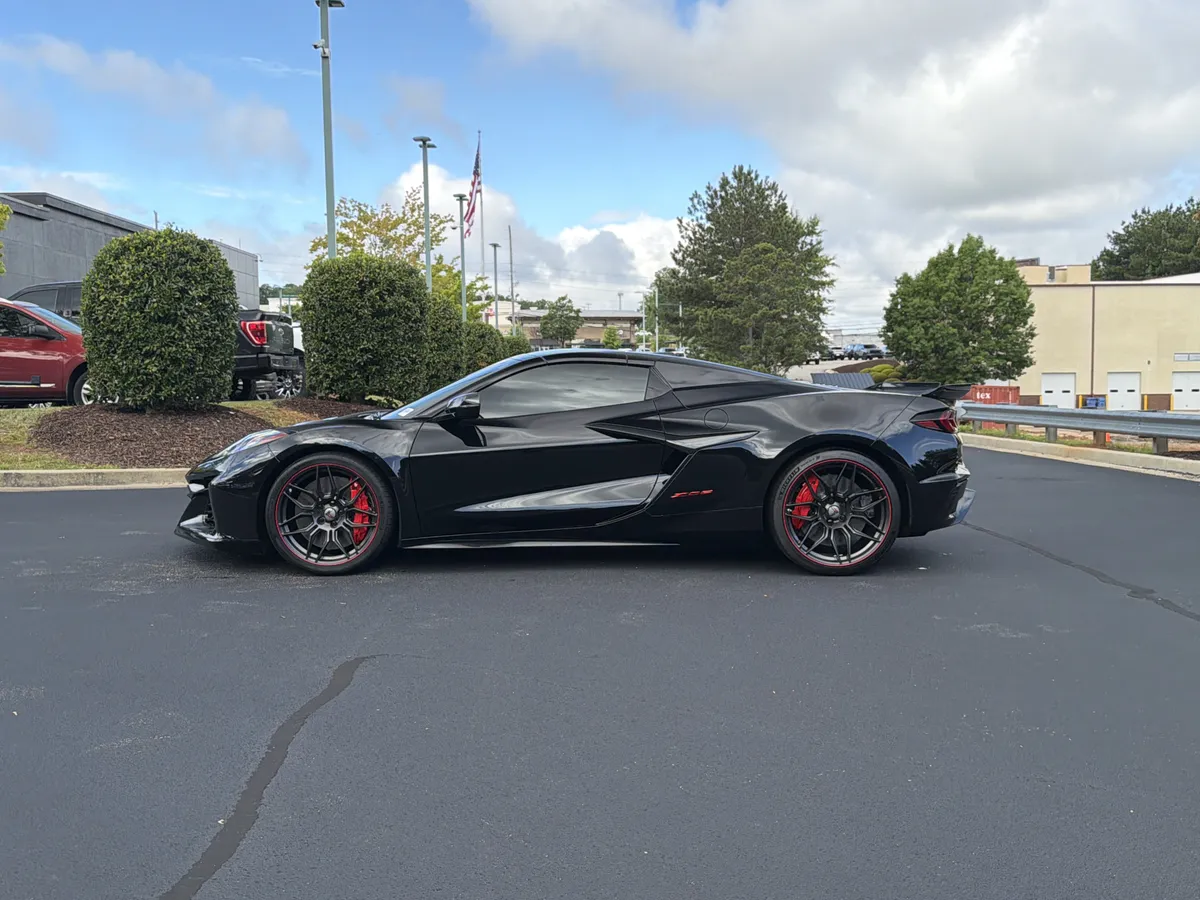 2023 Chevrolet Corvette 3LZ thumbnail 13