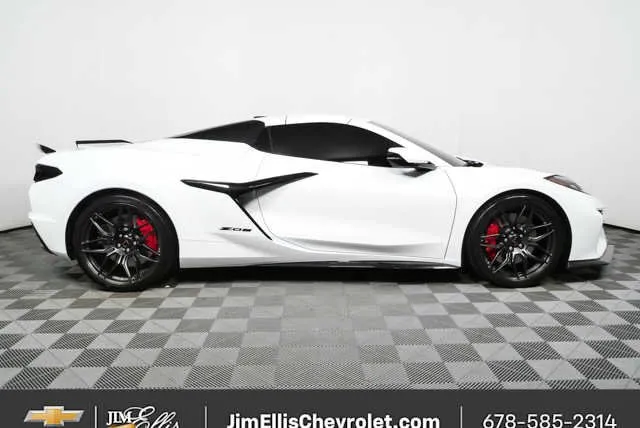 2023 Chevrolet Corvette Z06 3LZ thumbnail 2