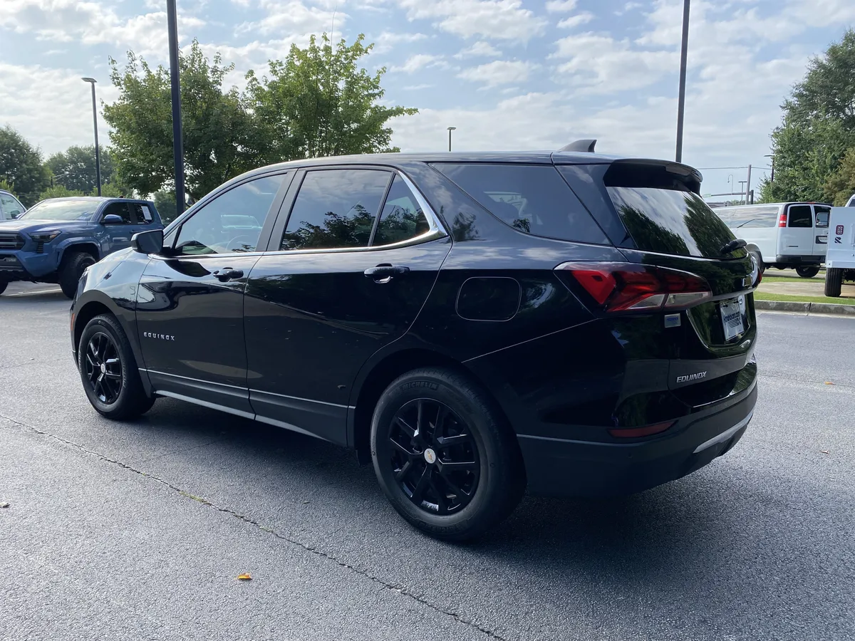 2023 Chevrolet Equinox LT thumbnail 6