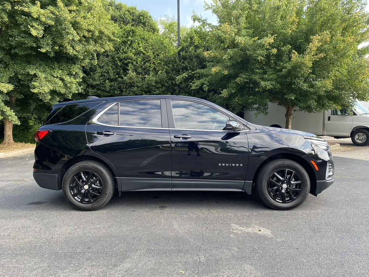 2023 Chevrolet Equinox LT thumbnail 9