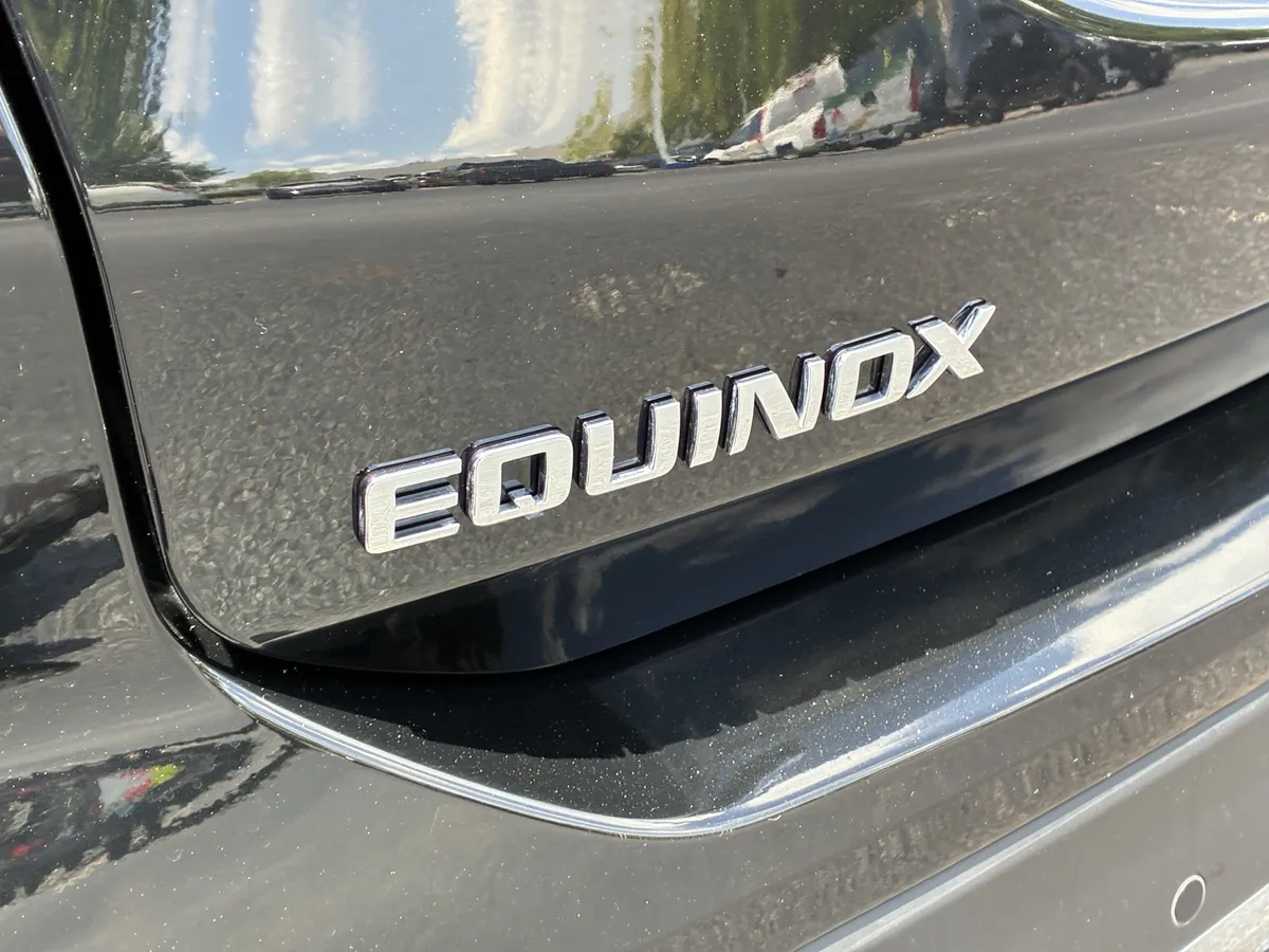2023 Chevrolet Equinox LT thumbnail 10