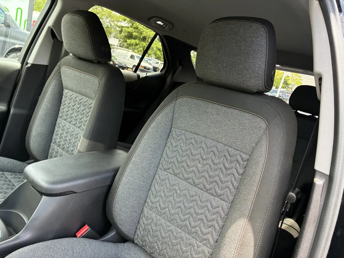 2023 Chevrolet Equinox LT thumbnail 21