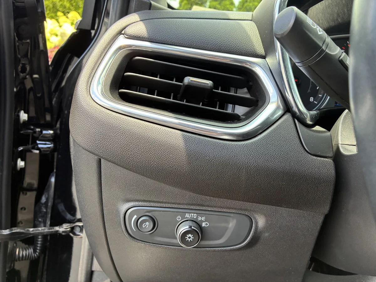 2023 Chevrolet Equinox LT thumbnail 26