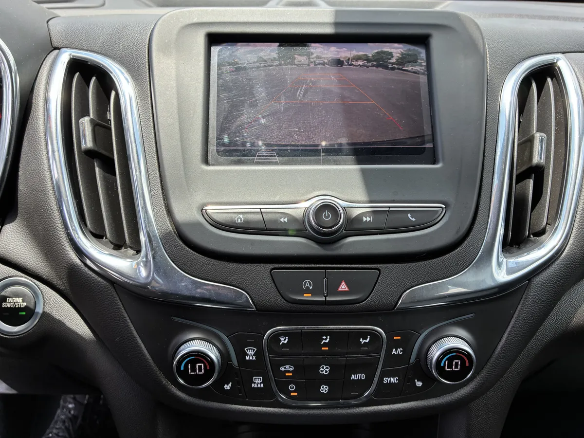 2023 Chevrolet Equinox LT thumbnail 32
