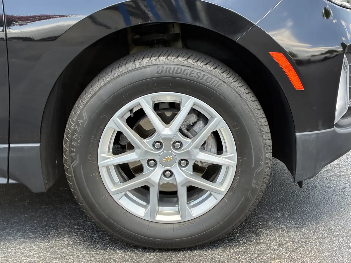 2023 Chevrolet Equinox LT thumbnail 5