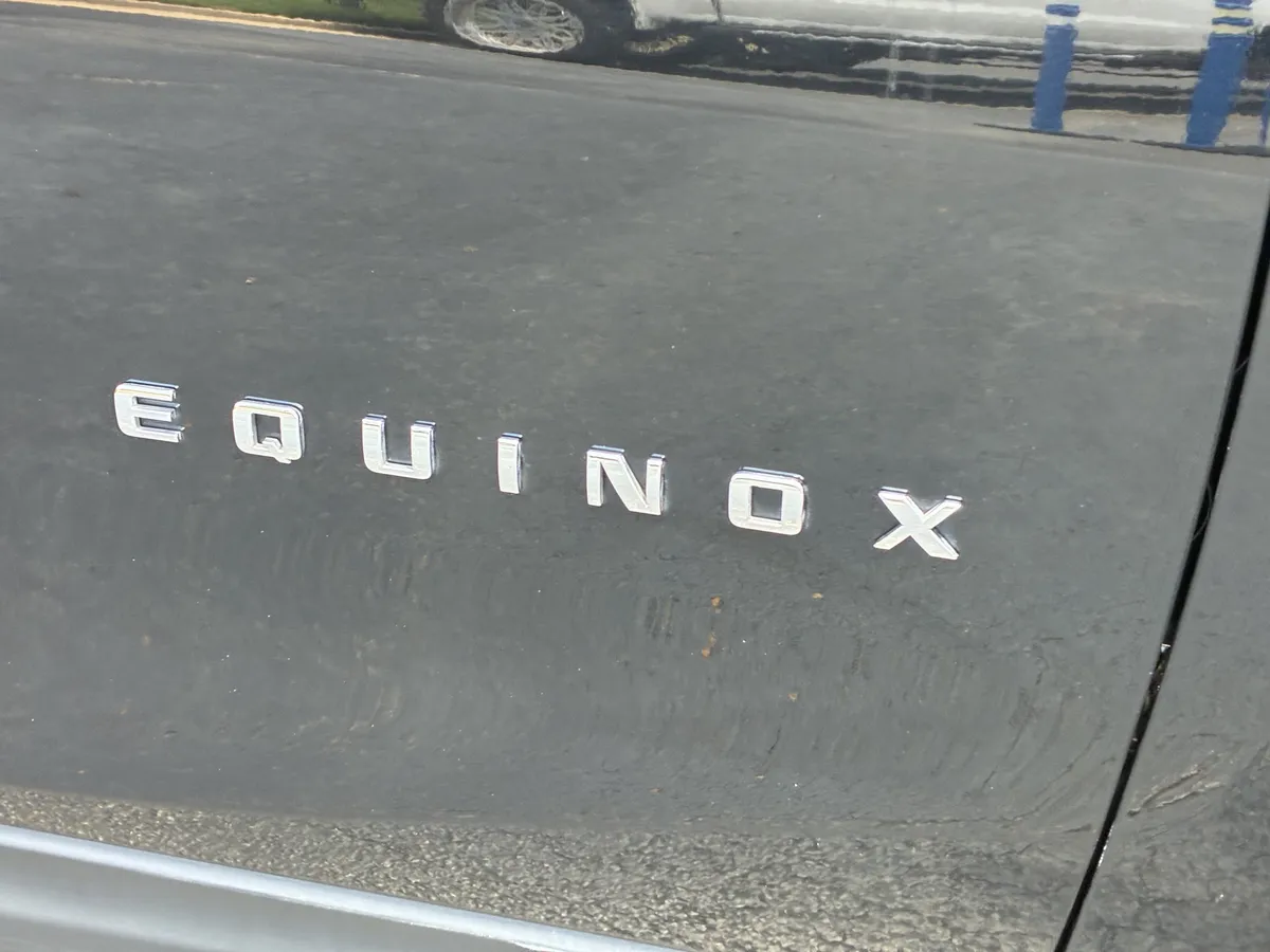 2023 Chevrolet Equinox LT thumbnail 6