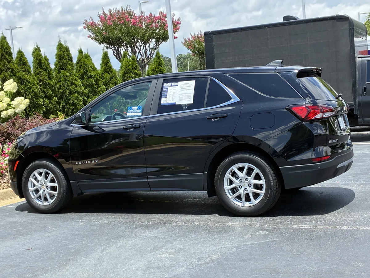 2023 Chevrolet Equinox LT thumbnail 8