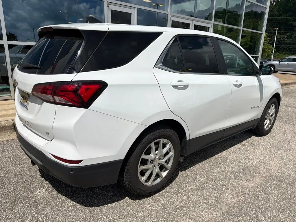 2023 Chevrolet Equinox LT thumbnail 3