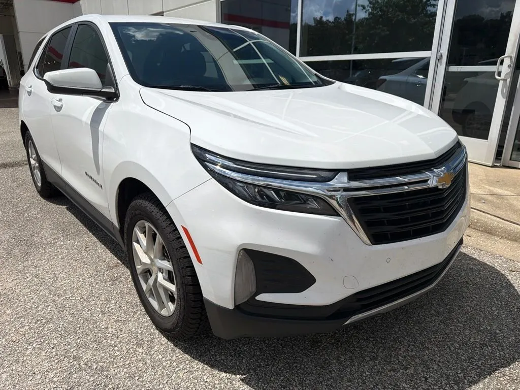 2023 Chevrolet Equinox LT thumbnail 4