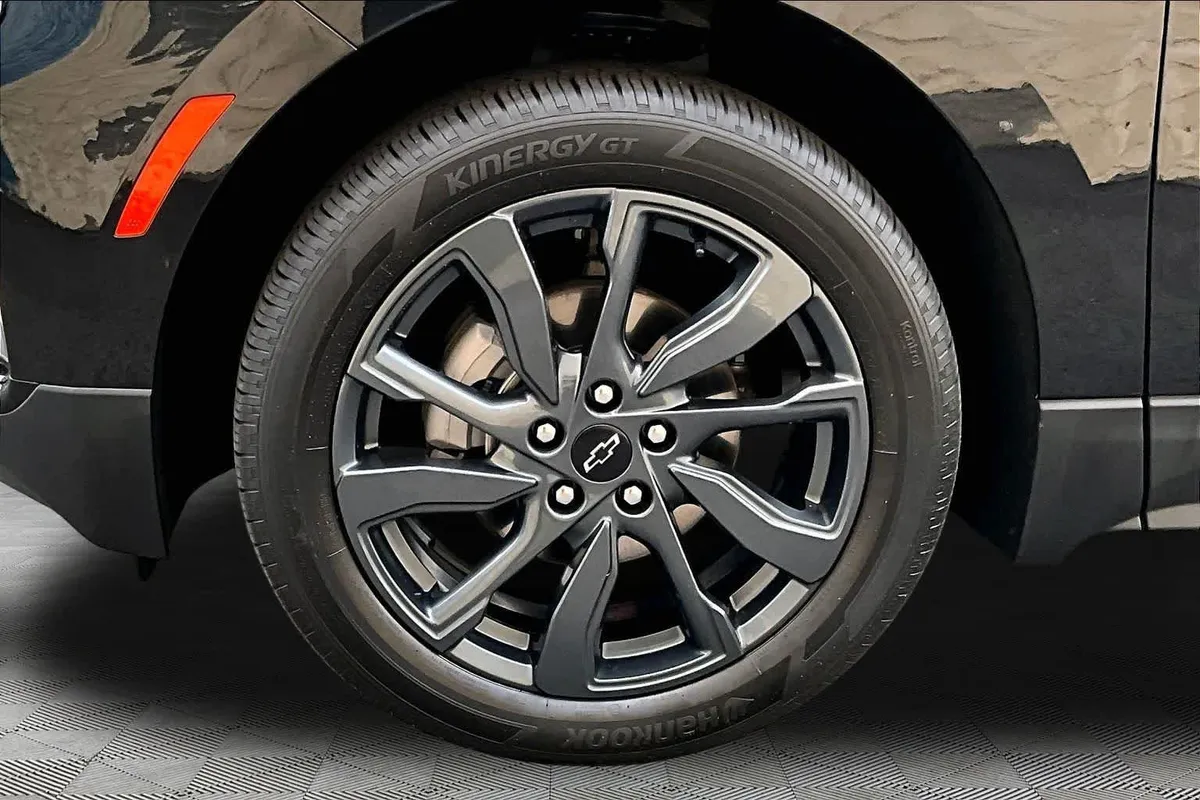 2023 Chevrolet Equinox RS thumbnail 11