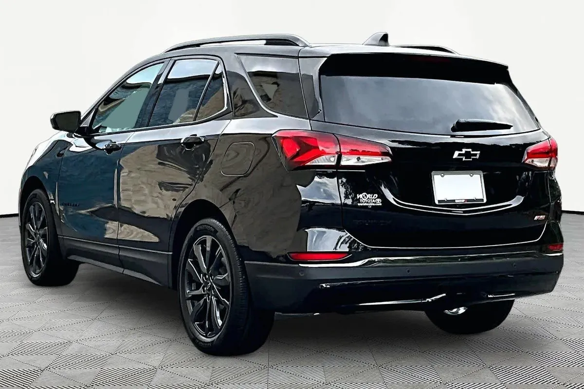 2023 Chevrolet Equinox RS thumbnail 12