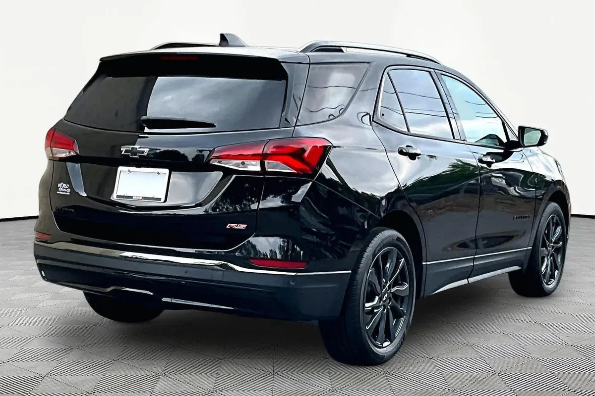2023 Chevrolet Equinox RS thumbnail 13