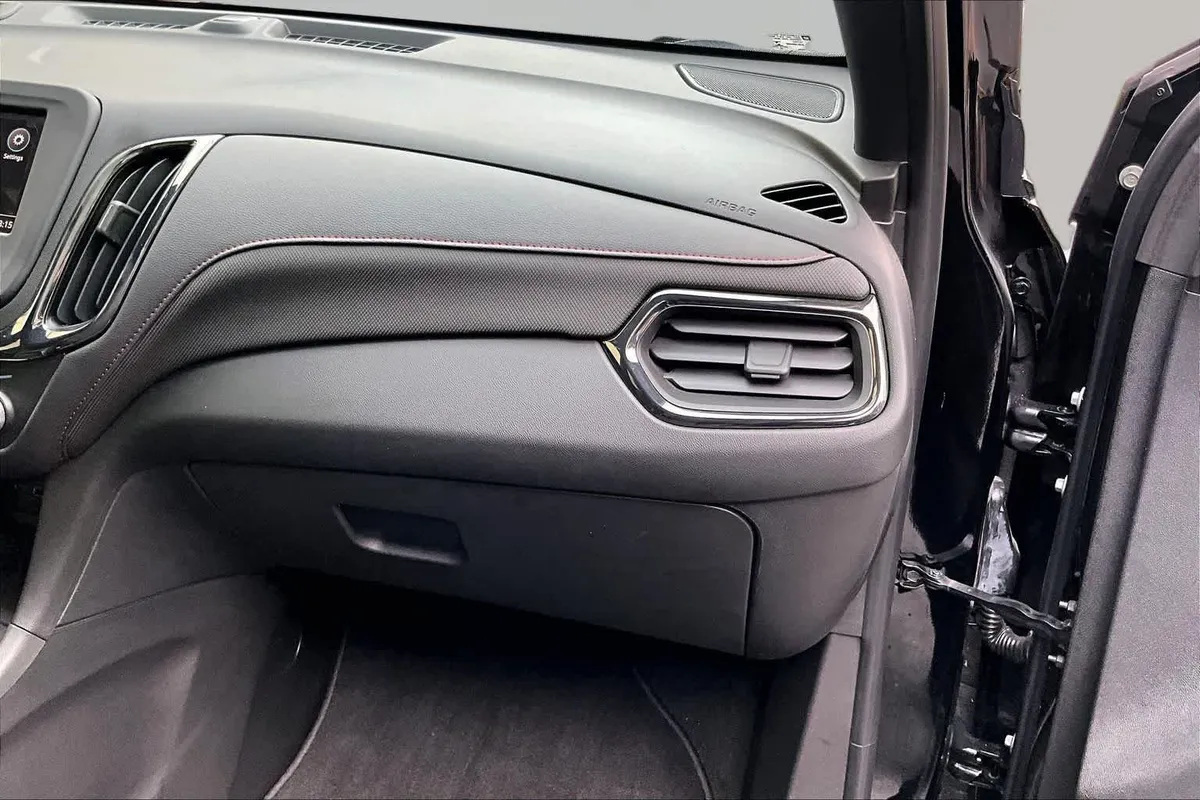 2023 Chevrolet Equinox RS thumbnail 19