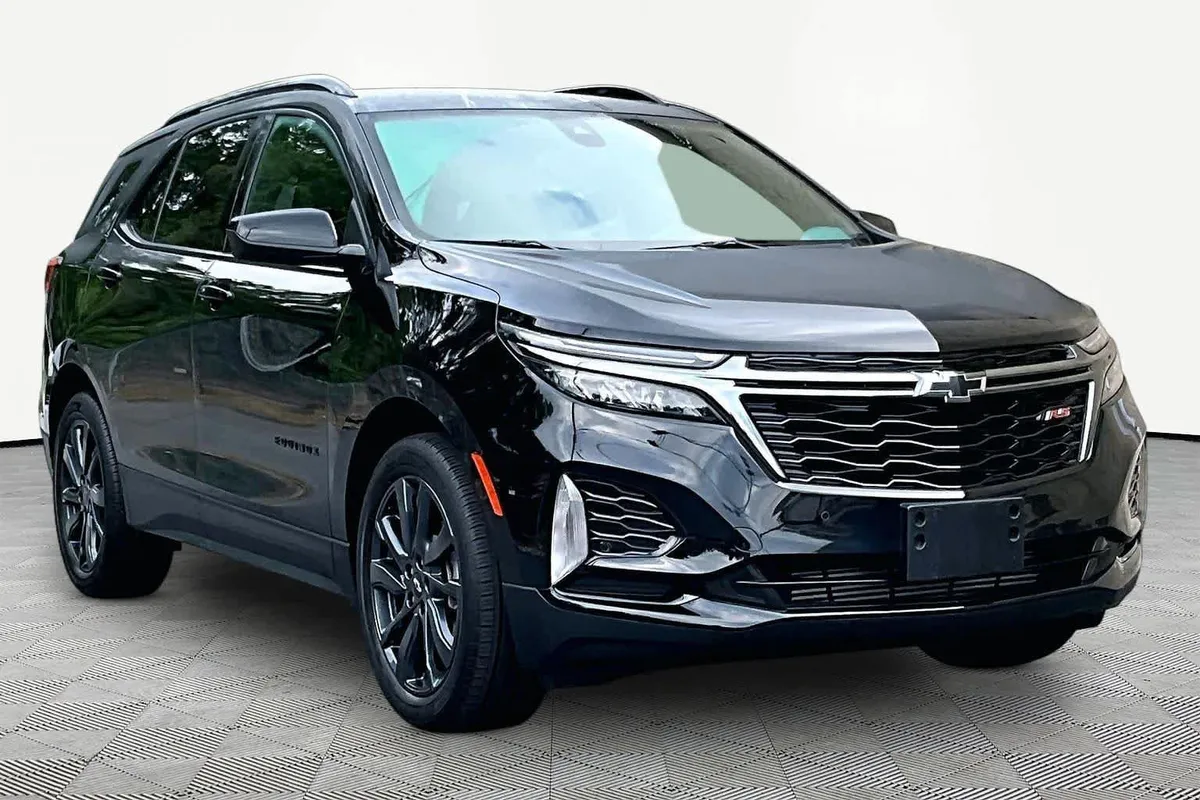 2023 Chevrolet Equinox RS thumbnail 3