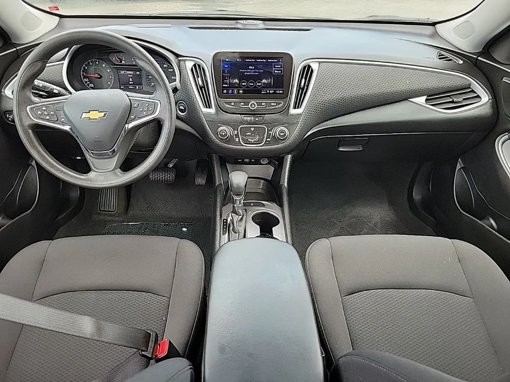 2023 Chevrolet Malibu LS thumbnail 13