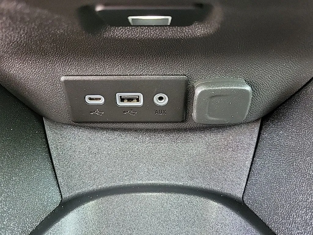 2023 Chevrolet Malibu LS thumbnail 15